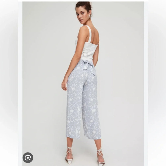 Wilfred
Faun Ankle Pant grey with white flowers. Size  small beach vacation airy - Picture 3 of 15